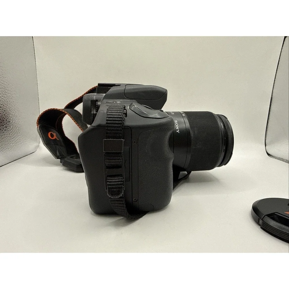 Sony‎ Alpha A200 DSLR Camera 10.2MP, Sony Lens DT 3.5-5.6/18-70 No Charger
